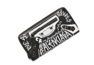 バレンシアガ クラシック ジップアラウンド買取情報