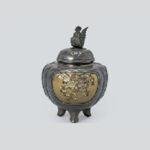 純銀香炉 芝山象花蝶文