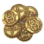 シャネル コインモチーフ ブローチ