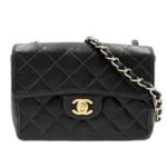 シャネル ミニマトラッセ チェーンショルダー キャビアスキン