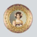 ドレスデン絵皿 「四つ葉のクローバーを持つ少女」