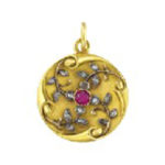 メレリオ･ディ･メレー ルビー ペンダント